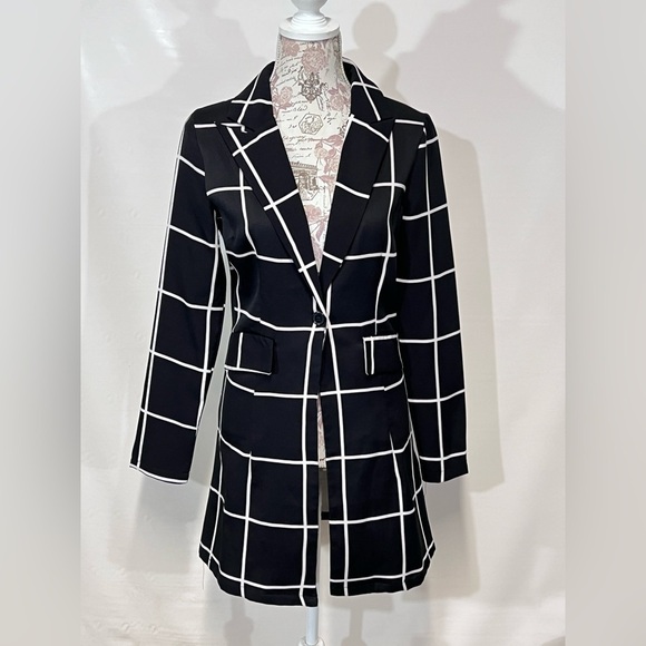 AKIRA CHICAGO Black and white grid pattern blazer‎ size S. - Picture 2 of 14